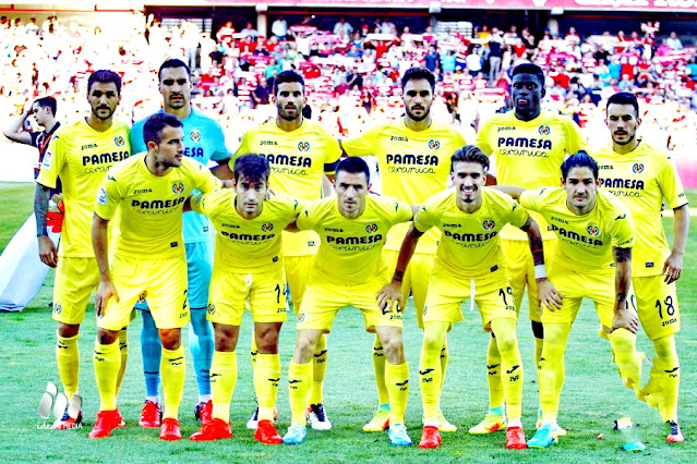 VILLARREAL C. F. Temporada 2016-17. Roberto Soriano, Sergio Asenjo, Mussacchio, Víctor Ruiz, N'Diaye y Nicola Sansone; Mario Gaspar, Manu Trigueros, Rukavina, Samu Castillejo y Pato. GRANADA C. F. 1 VILLARREAL C. F. 1 20/08/2016, 20:15 horas. Campeonato de Liga de 1ª División, jornada 1. Granada, estadio Nuevo Los Cármenes: 18.000 espectadores. GOLES: 0-1: 61’, Samu Castillejo. 1-1: 65’, Ezequiel Ponce.