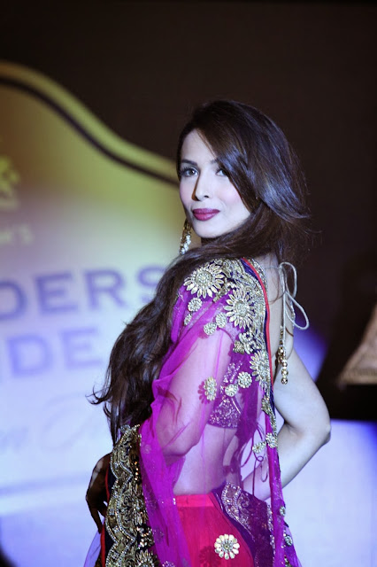 Malaika Arora Khan's sexy figure at fashion event + other HQ pics