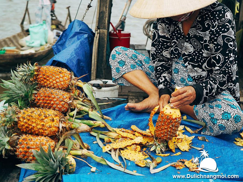 Sắc màu trên chợ nổi