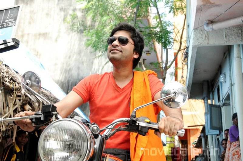 Simbu Vaanam Movie Stills, Vaanam Simbu Images, Vaanam Photo Gallery gallery