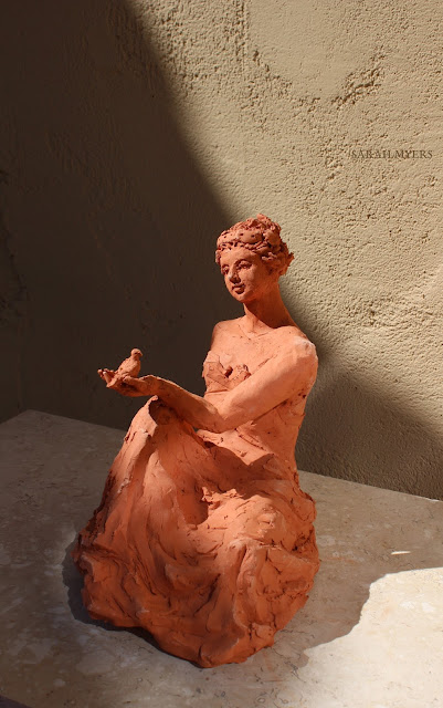 woman, sculpture, art, bird, escultura, arte, terracotta, sarah, myers, red, clay, earthenware, sitting, seated, small, tanagra, classical, contemporary, kunst, skulptur, quick, lady, finch, graceful