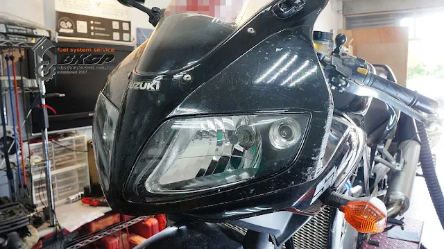 待排除冷車難發動問題的 Suzuki SV1000s