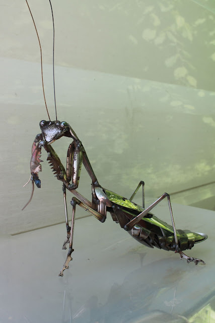 animal sculpture from scrap metal