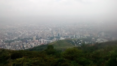 Cali on the fringes: A view of Cali, Colombia from Cerro de las Tres Cruces.