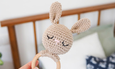 free crochet baby rattle