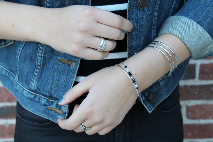 jean jacket, striped boatneck shirt and black skinny jeans for a cute fall look