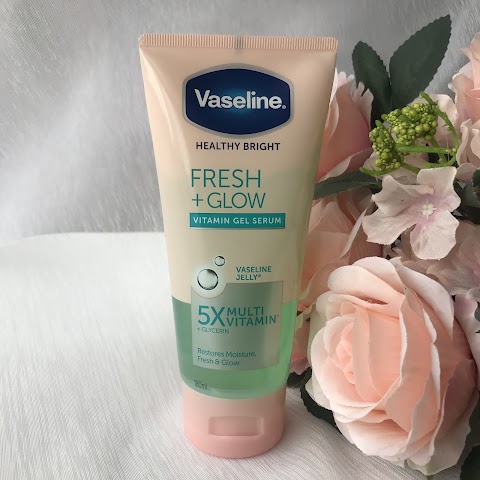 REVIEW Vaseline Fresh Glow Body Serum: Melembabkan Kulit Tanpa Rasa Lengket