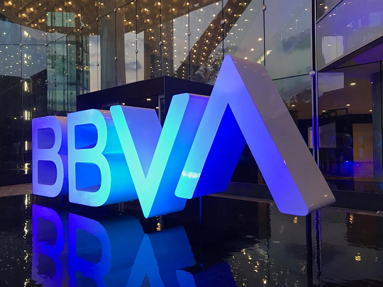 Utilidades de BBVA descienden al 24.8% el año pasado por primera vez