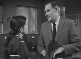 Sally Thomsett and Peter Vaughan in 'The Gold Robbers'