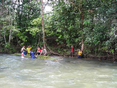 Download this Jika Anda Tinggal Tepi Sungai Kebiasaannya Buluh Mudah Diperolehi picture