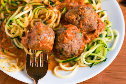 ZOODLES WITH TURKEY MEATBALLS IN A ROASTED RED PEPPER SAUCE