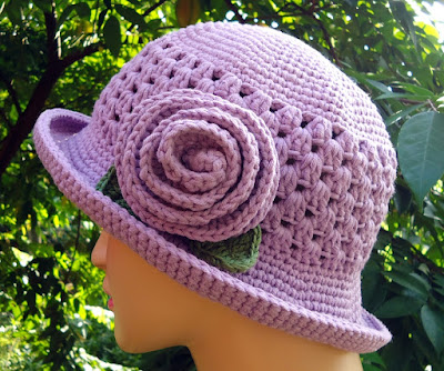 EASY NEW BORN HAT AND MITTENS KNITTING PATTERN
