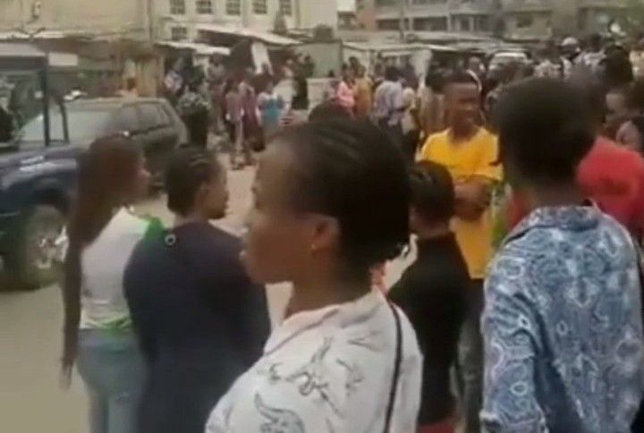 Touts disrupt PVC registration and made away with the machine in Lagos (Video)