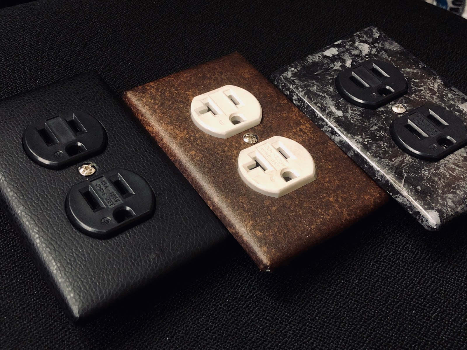 オヤイデ電気ショップブログ 壁コンセントプレート バリエーションを試作中 オヤイデ電気ショップブログ 壁コンセントプレート バリエーションを試作中