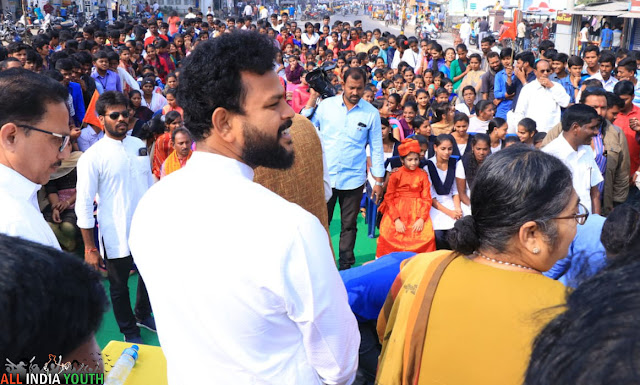 Ram Mohan Naidu with children