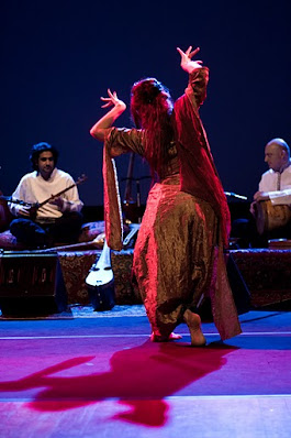 danza persiana Danza di Corte dell'Iran -  Yar Ensemble e Marialuisa Sales  Auditorium di Roma Parco della Musica, 2011  Danza: Marialuisa Sales Foto: Barbara Abate