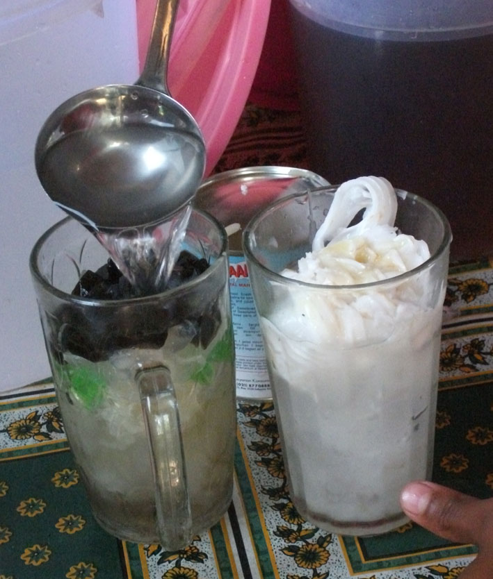 Ayo Sama-Sama Antri Laksa Bogor