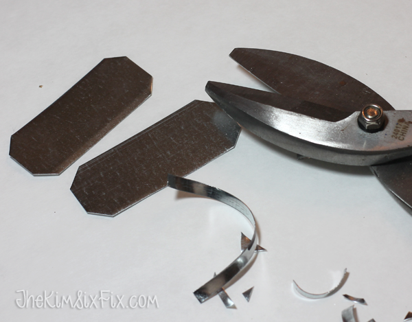 Cutting out aluminum tags