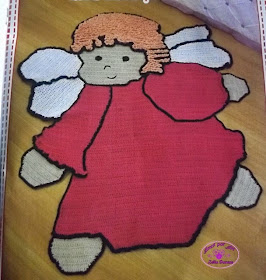Tapete infantil de crochê em formato de Anjinho