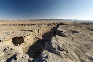 الخندق