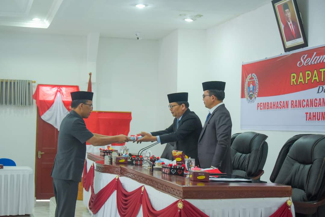 Bupati Humbahas Sampaikan Nota Pengantar RAPBD Tahun 2023