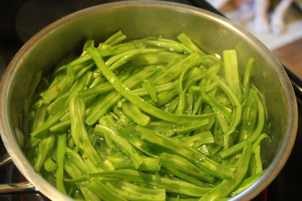 ... color, flavor, and texture of food during frozen storage. Green beans