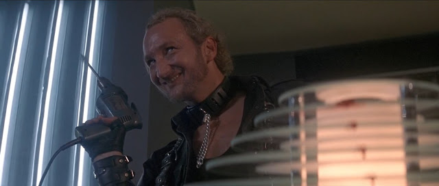 Robert Englund as an unkillable, wisecracking psychopath
who's the best thing in the movie. I think he got typecast...