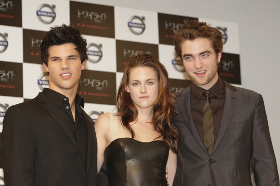 robert pattinson twilight kristen. Kristen Stewart may be the