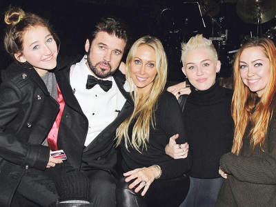 Entertainment, News, Gossip, Celebrities, Hollywood, Tarik, permohonan, cerai, Miley Cyrus