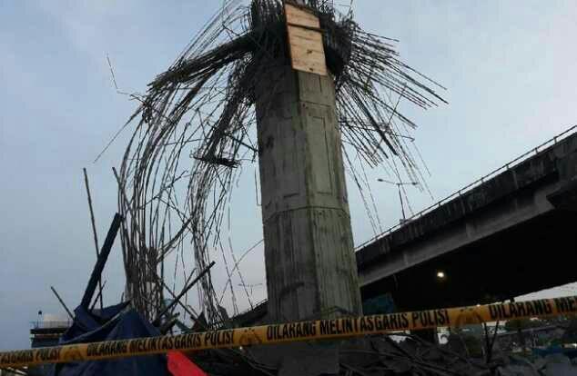 tiang pancang tol becakayu roboh