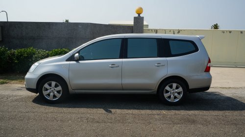 2012年 Nissan Grand Livina 銀色