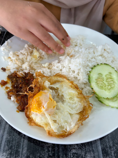 sarapan pagi di ikhwan cafe