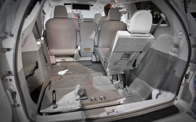 2011 Toyota Sienna viewer.review