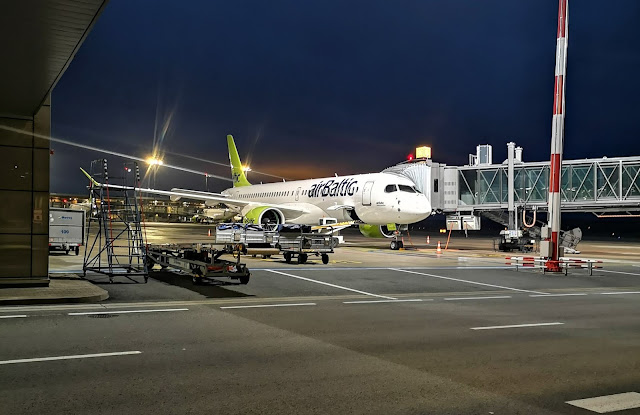 Airbaltic Airbus220-300 by Maksims Ter-Oganesovs