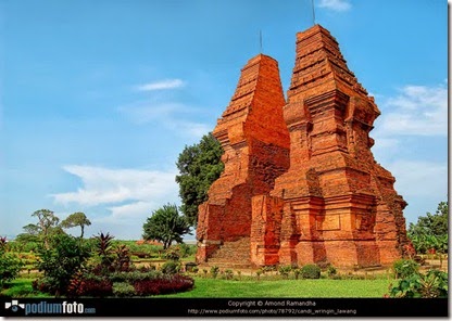 Candi_Wringin_Lawang_3