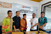 Bawaslu Provinsi Lampung Serahkan SK Perpanjangan Kontrak Staf Teknis dan Pendukung Bawaslu Pesisir Barat