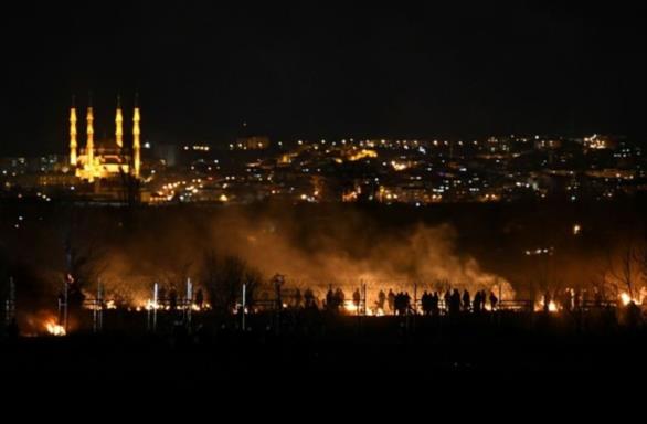 «Παρά πόδα» βάζει το όπλο του μεταναστευτικού η Άγκυρα