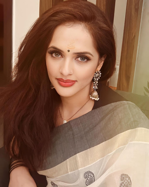 Jyothi Rai looking stunning in her latest saree photoshoot, showcasing timeless beauty and traditional elegance.