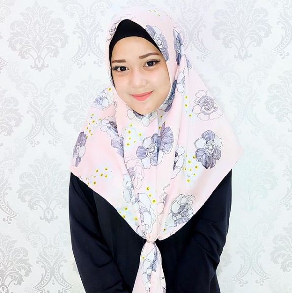 21 Model  Baju Hijab Untuk  Anak  Kuliahan  Dijamin 