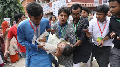 ভিপি প্রার্থী নুরের ওপর ছাত্রলীগের নারী কর্মীদের হামলা