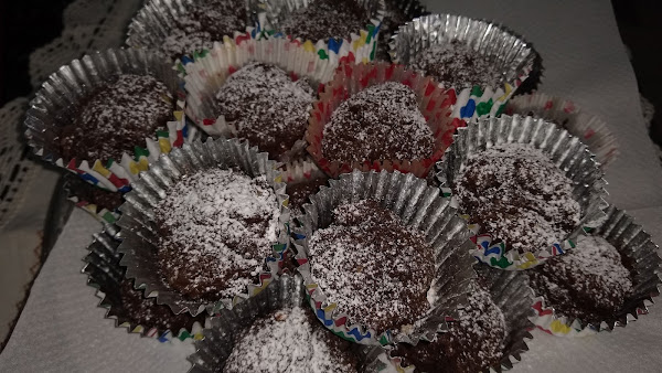 MUFFINS DE BANANA COM CHOCOLATE