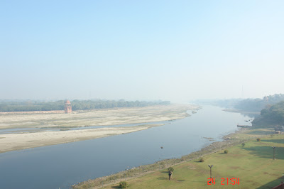 A view of the Yamuna river right next to the Taj Mahal