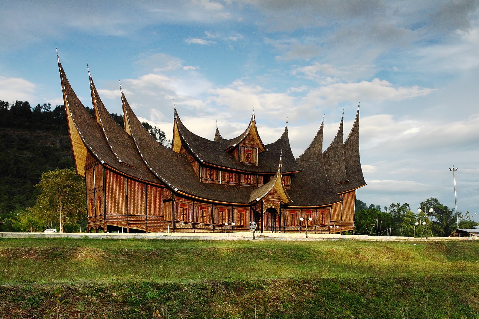  Rumah  Adat Seni Kebudayaan Indonesia