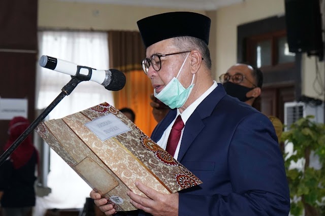 Wagub Sumbar Nasrul Abit Lantik Doni Rahmat Samulo Jadi Sekda Solok Selatan