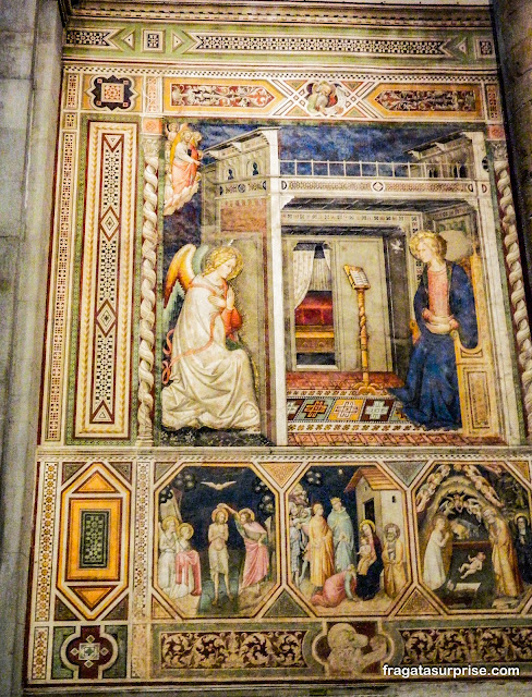 A Anunciação, afresco de de Pietro de Miniato na Basílica de Santa Maria Novella em Florença