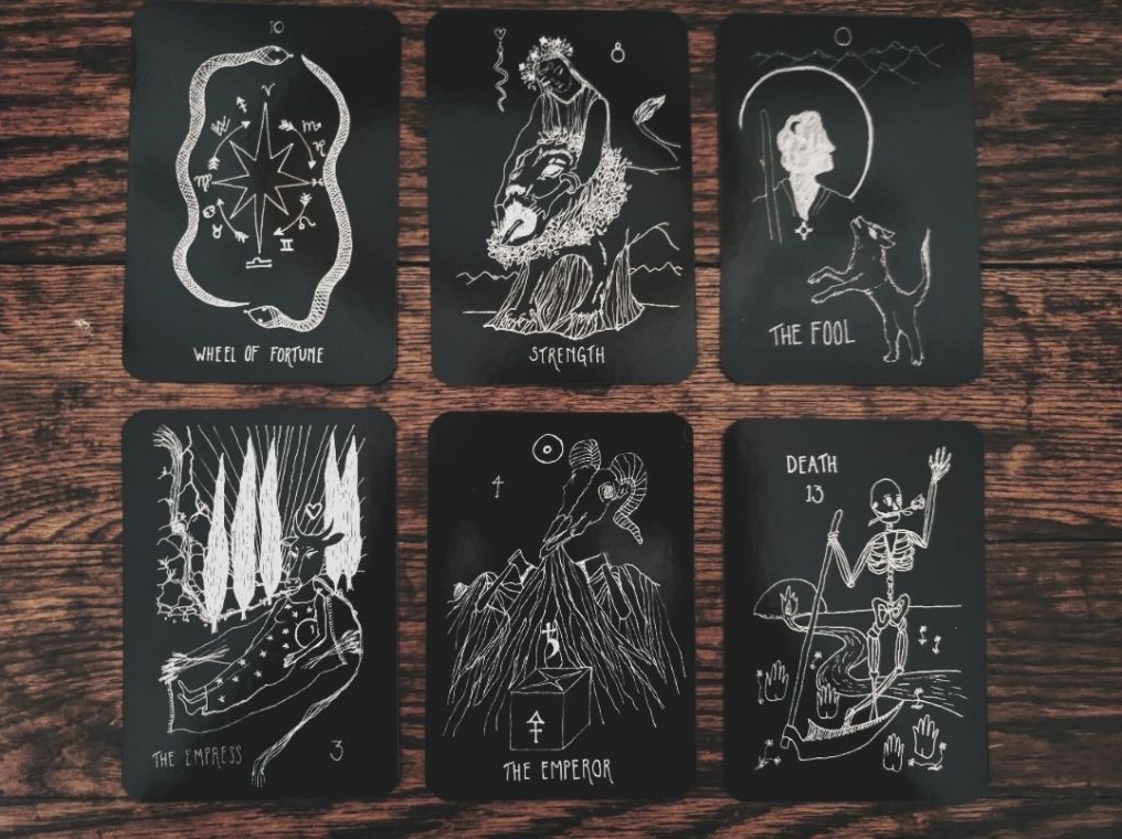 Wanderer's Tarot, ancestor tarot, tarot, divination, rider waite, review, witchcraft, wicca, wiccan, pagan, neopagan, occult, hedge witch, hedgewitch,