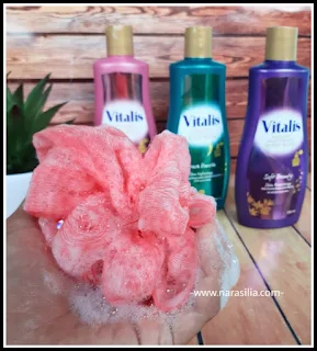 Tips Mandi Kilat Tetapi Tetap Wangi Seperti Pakai Parfum Dengan Vitalis Body Wash