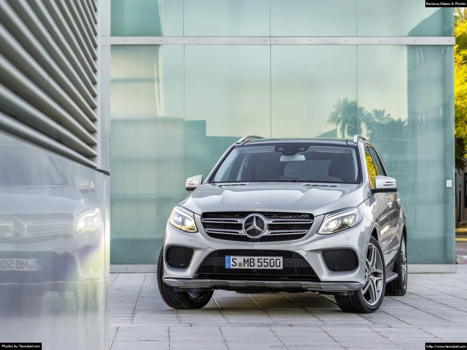 Hình ảnh xe ô tô Mercedes-Benz GLE 2016 & nội ngoại thất
