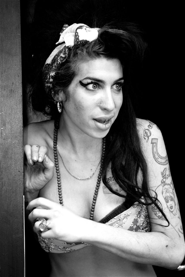 Amy Winehouse wallpapers If you like this post don't forget to hit the 1 