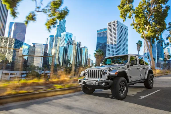 Jeep® Wrangler 4xe Híbrido Plug-in chega ao mercado - Europa